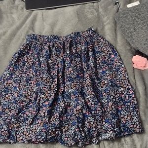 H&M mid thigh skirt size 6